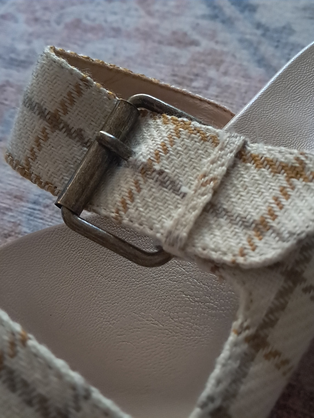 Platform Sandals With Buckle - Picture 6 of 7